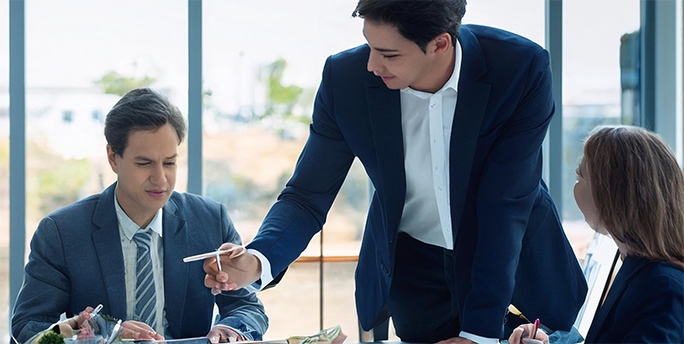 Geschäftskunden erhalten Beratung zur richtigen Cloud-Strategie für individuelle Anforderungen