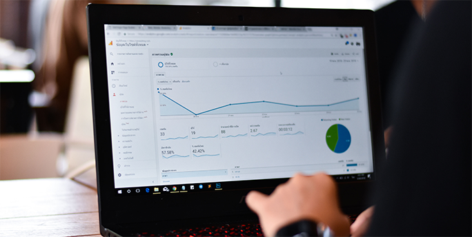 Einsatz moderner Monitoring-Tools zur Optimierung von IT-Systemen und Sicherheitsmaßnahmen.