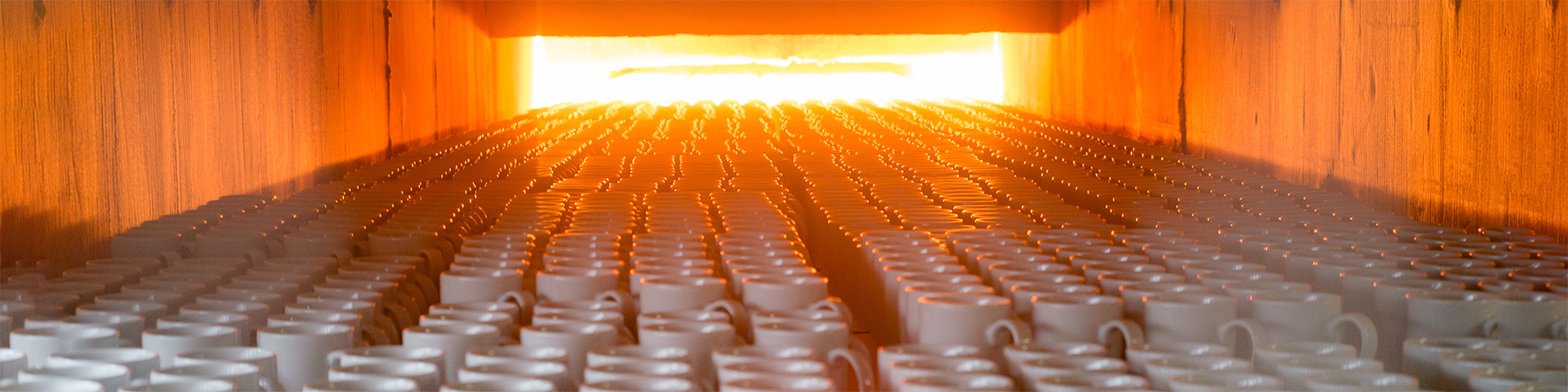 Individuelle Energieberatung für Unternehmen der Keramikindustrie zur Kosteneffizienz.