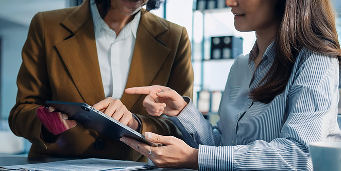 IT-Spezialisten kümmern sich um Cloud Infrastructure, Managed Services und zuverlässiges Hosting für Unternehmen